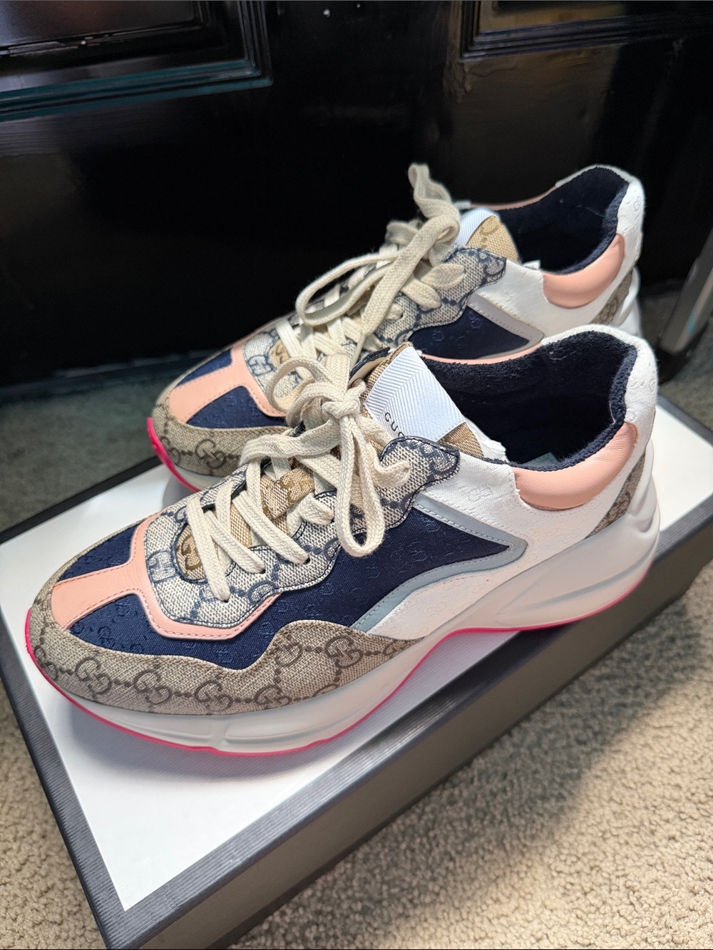 Gucci Beige Navy Pink Logo Runner Sneakers - Picture 3 of 10